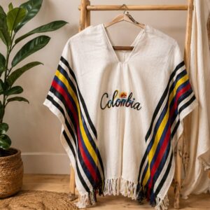 Poncho Colombiano Artesanal Beige Estampado para Adulto